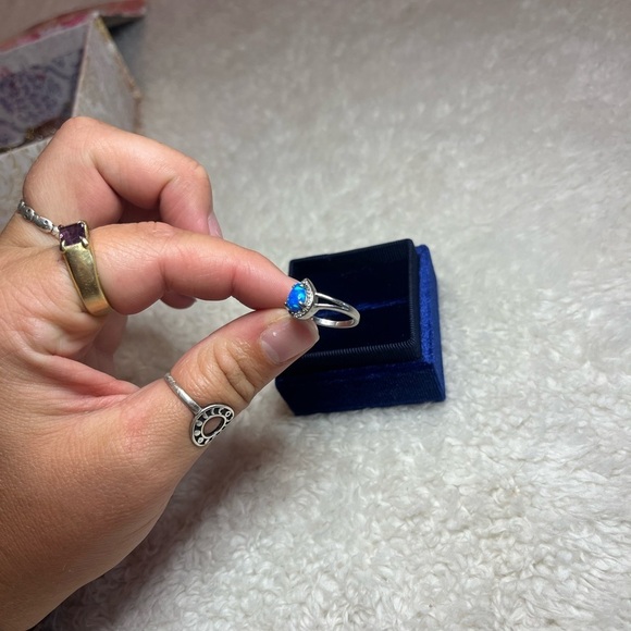 NEW Turquoise Teardrop Ring - Picture 2 of 3